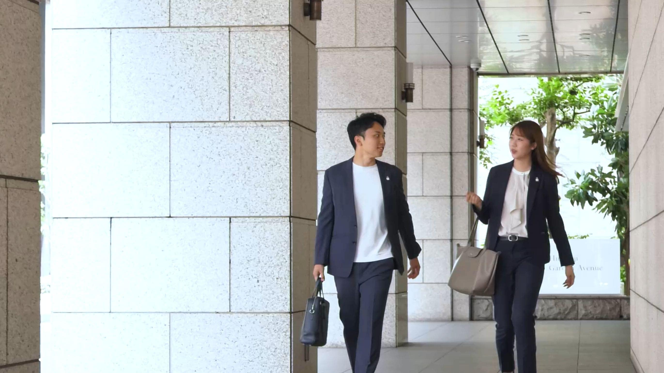 動画サムネイル